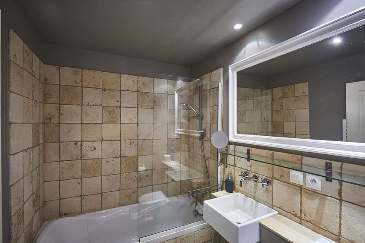 Gite Le Logis - Manoir Le Plessix Madeuc Corseul Bagian luar foto