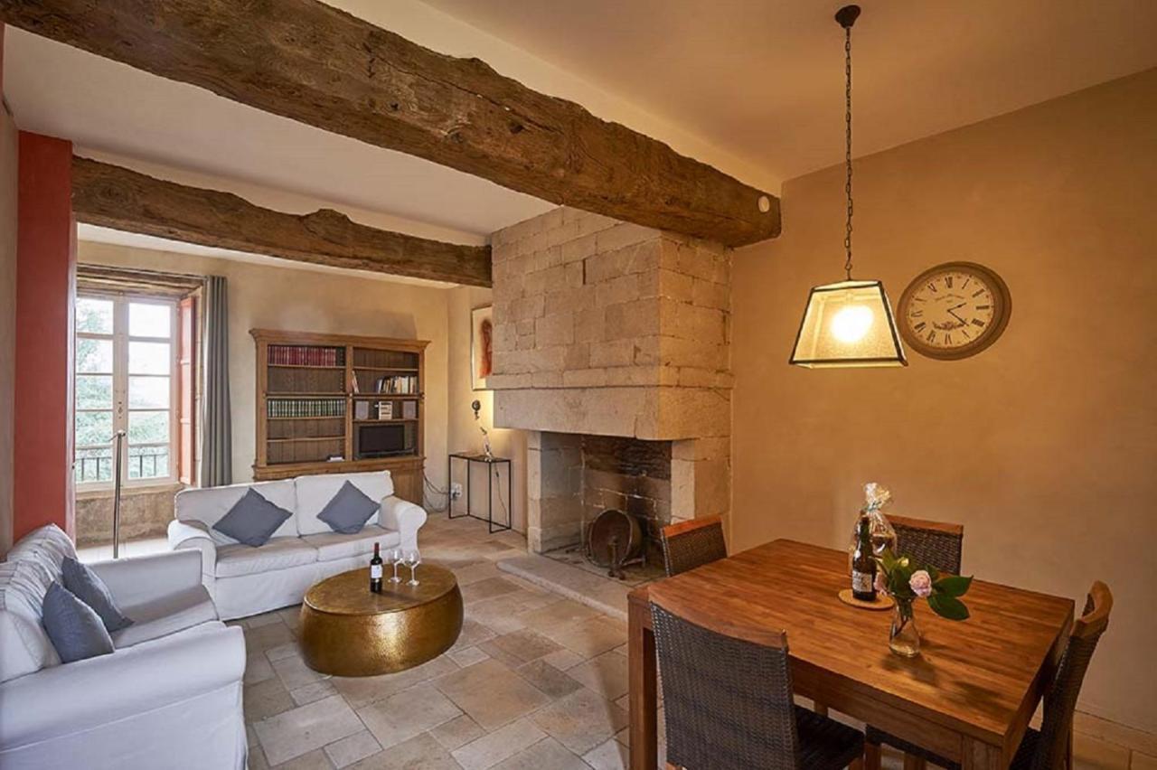 Gite Le Logis - Manoir Le Plessix Madeuc Corseul Bagian luar foto