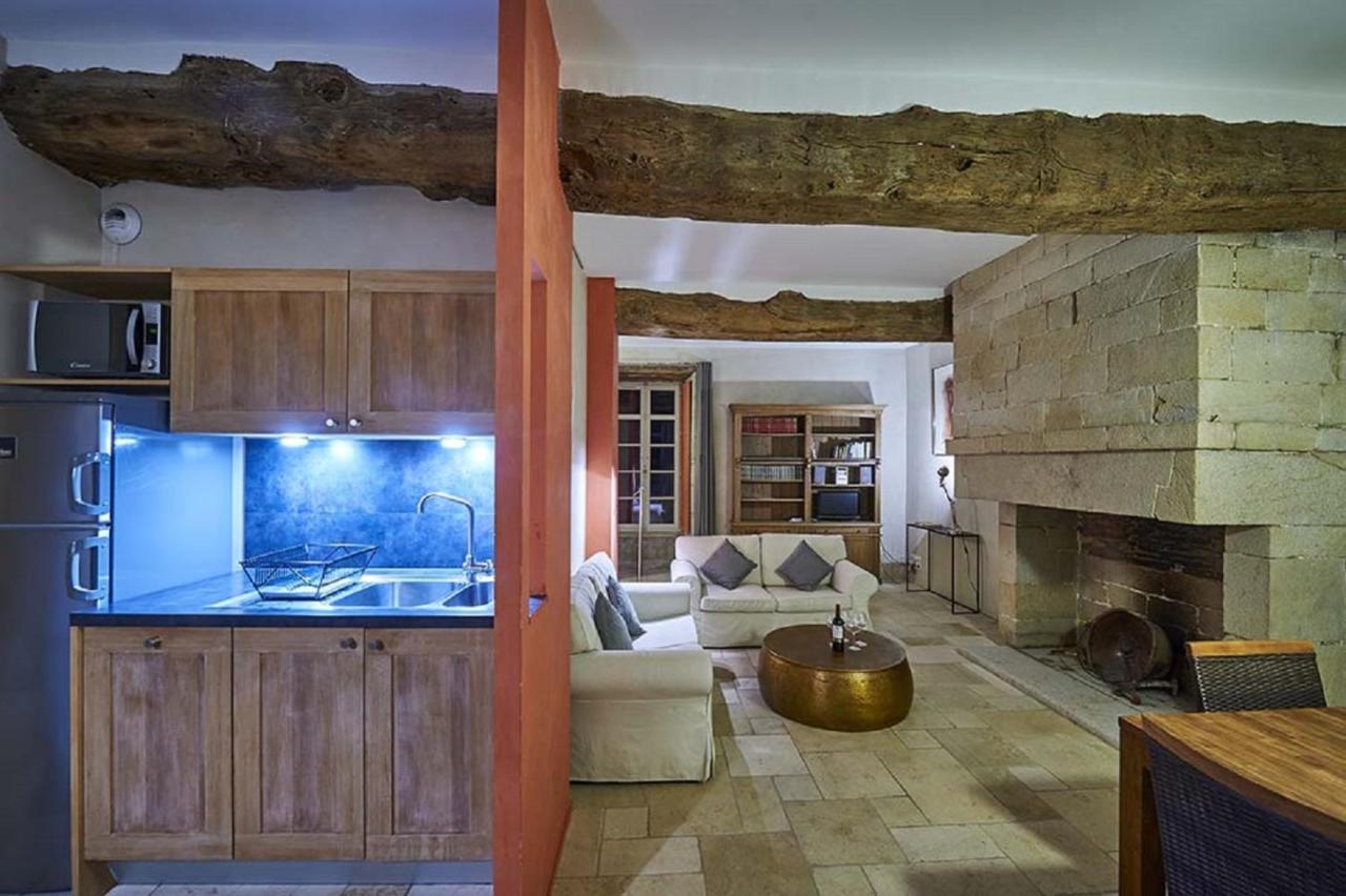 Gite Le Logis - Manoir Le Plessix Madeuc Corseul Bagian luar foto